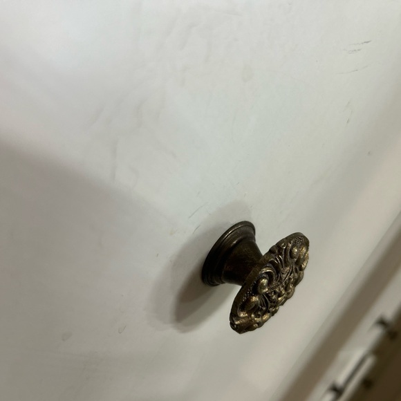 Drawer pull knobs - Picture 5 of 6